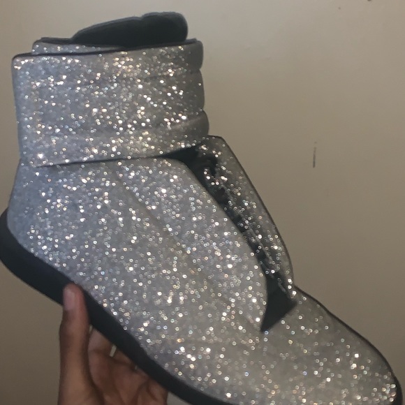 Sneakers - Picture 4 of 7